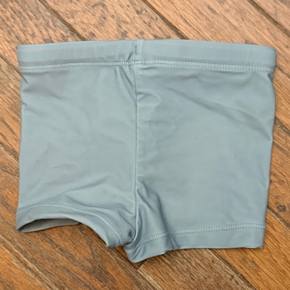 Rylee + Cru Shorts - Picture 2 of 4